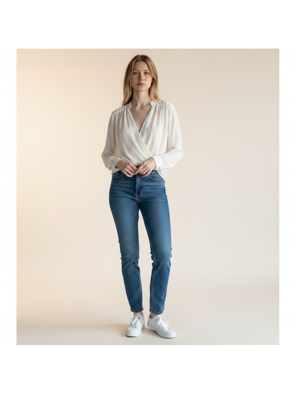 White House Black Market Blouse Women 4 White V-Neck Long Sleeve Casual Solid